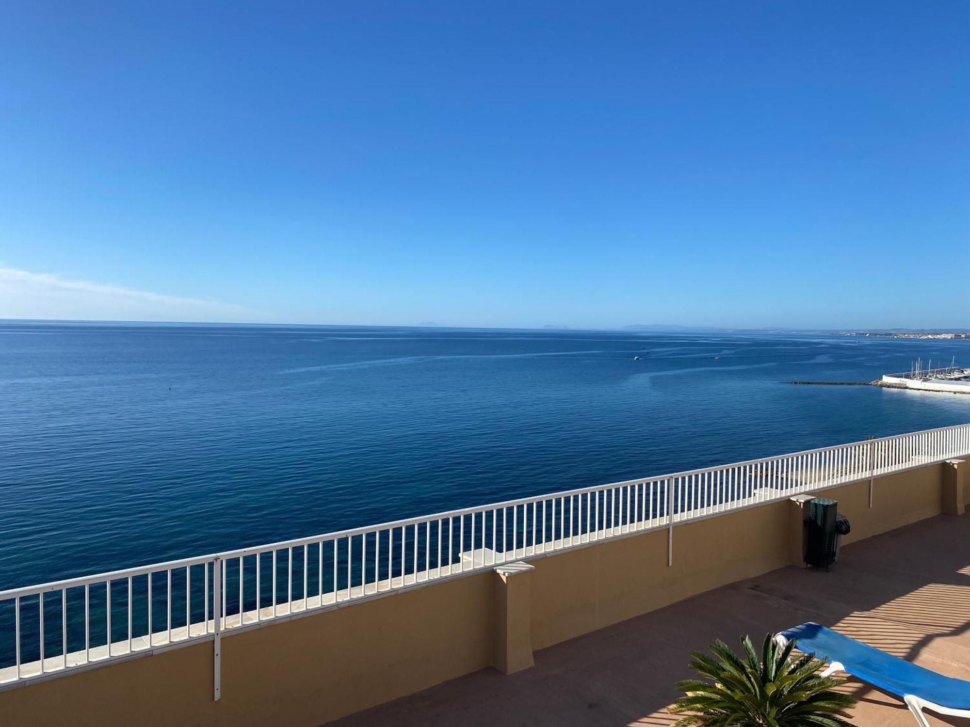Marbella Beachfront Edificio Mayoral Primera Linea De Playa Y Centro Ciudad Con Barco Opcional Екстериор снимка