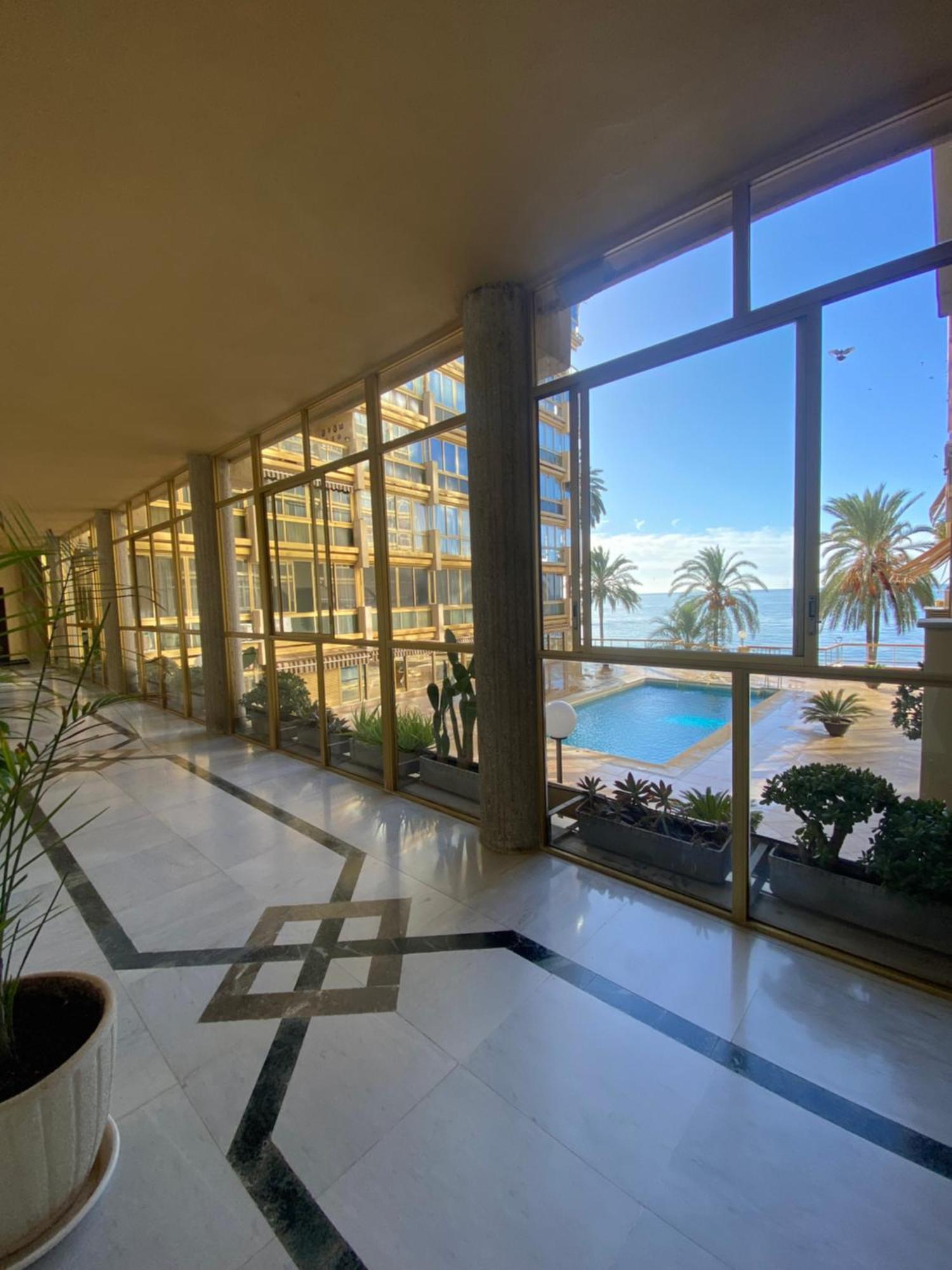 Marbella Beachfront Edificio Mayoral Primera Linea De Playa Y Centro Ciudad Con Barco Opcional Екстериор снимка
