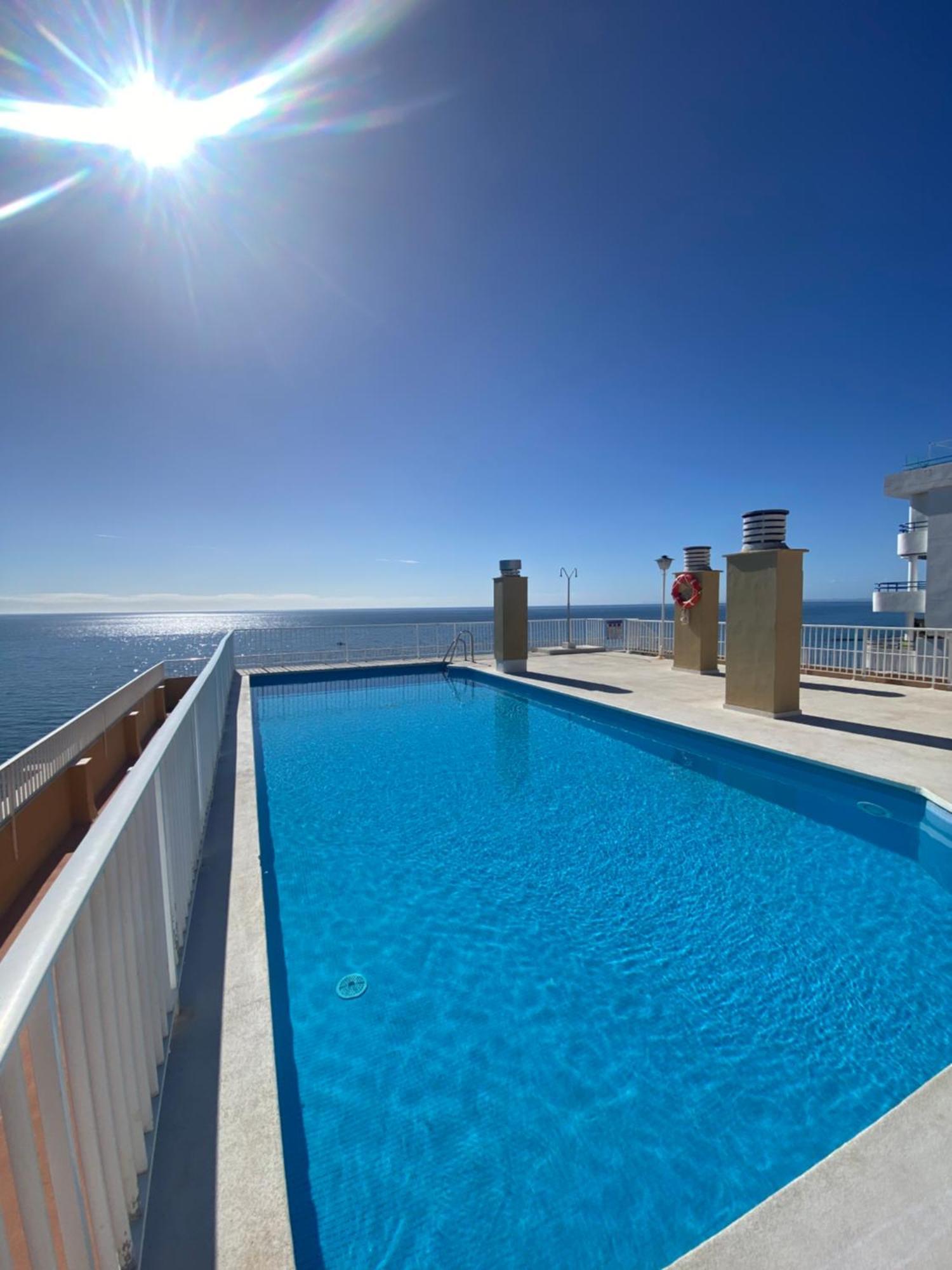 Marbella Beachfront Edificio Mayoral Primera Linea De Playa Y Centro Ciudad Con Barco Opcional Екстериор снимка