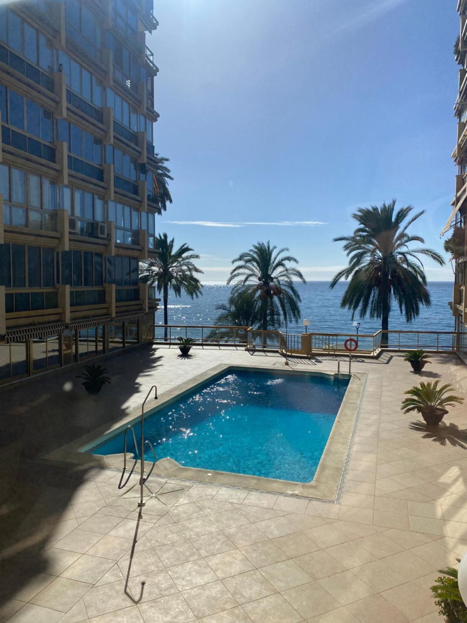 Marbella Beachfront Edificio Mayoral Primera Linea De Playa Y Centro Ciudad Con Barco Opcional Екстериор снимка