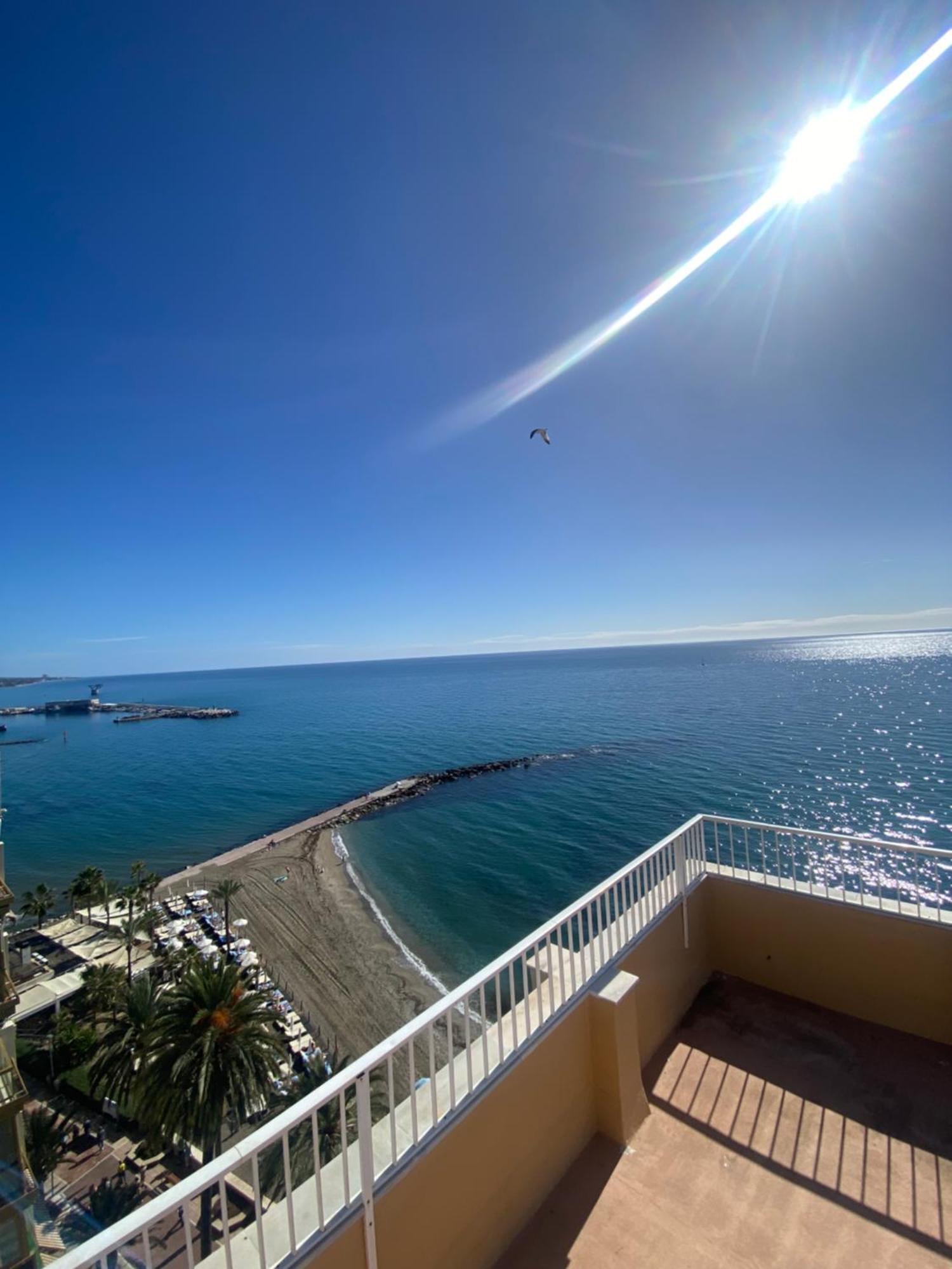 Marbella Beachfront Edificio Mayoral Primera Linea De Playa Y Centro Ciudad Con Barco Opcional Екстериор снимка