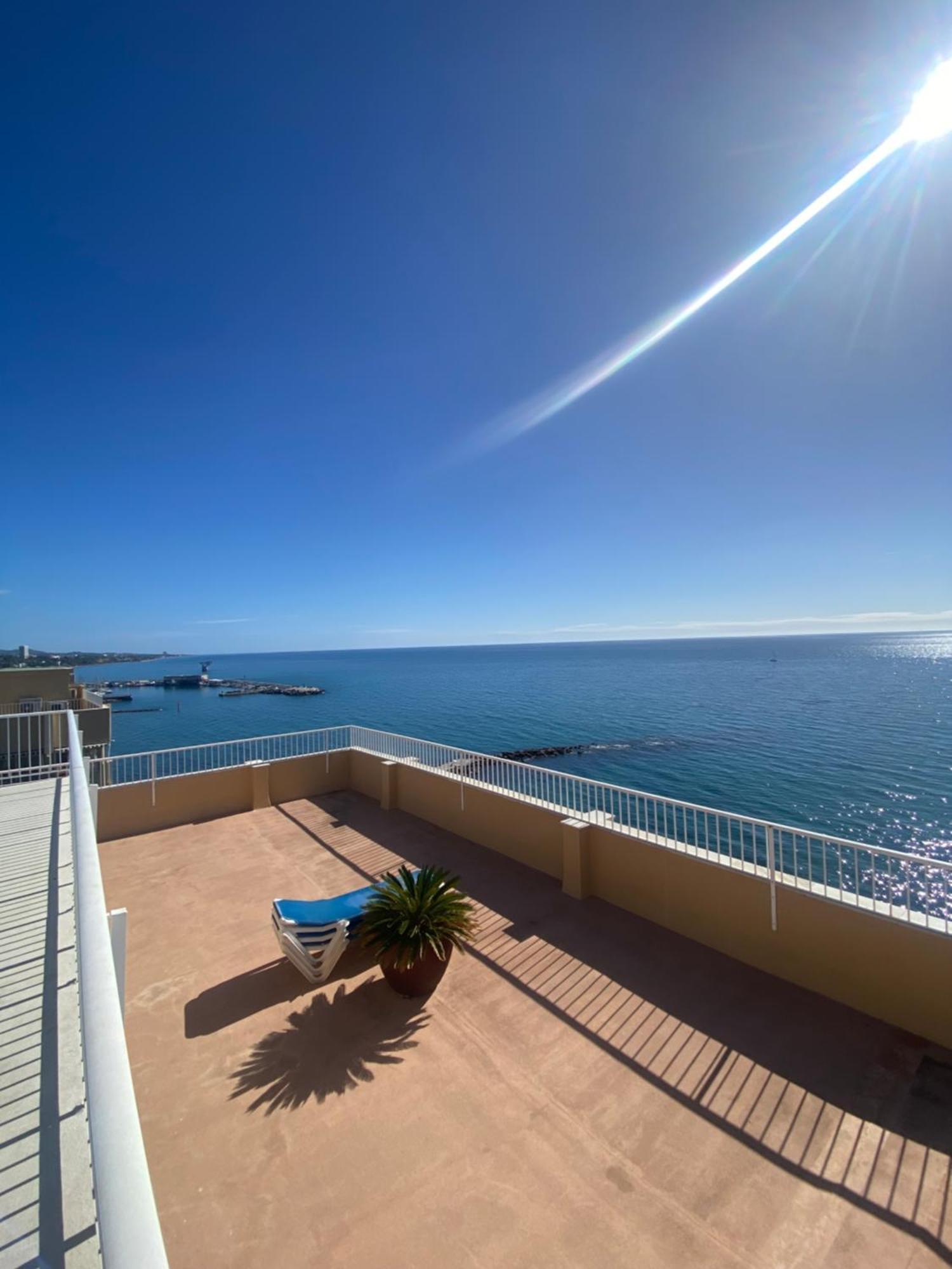 Marbella Beachfront Edificio Mayoral Primera Linea De Playa Y Centro Ciudad Con Barco Opcional Екстериор снимка