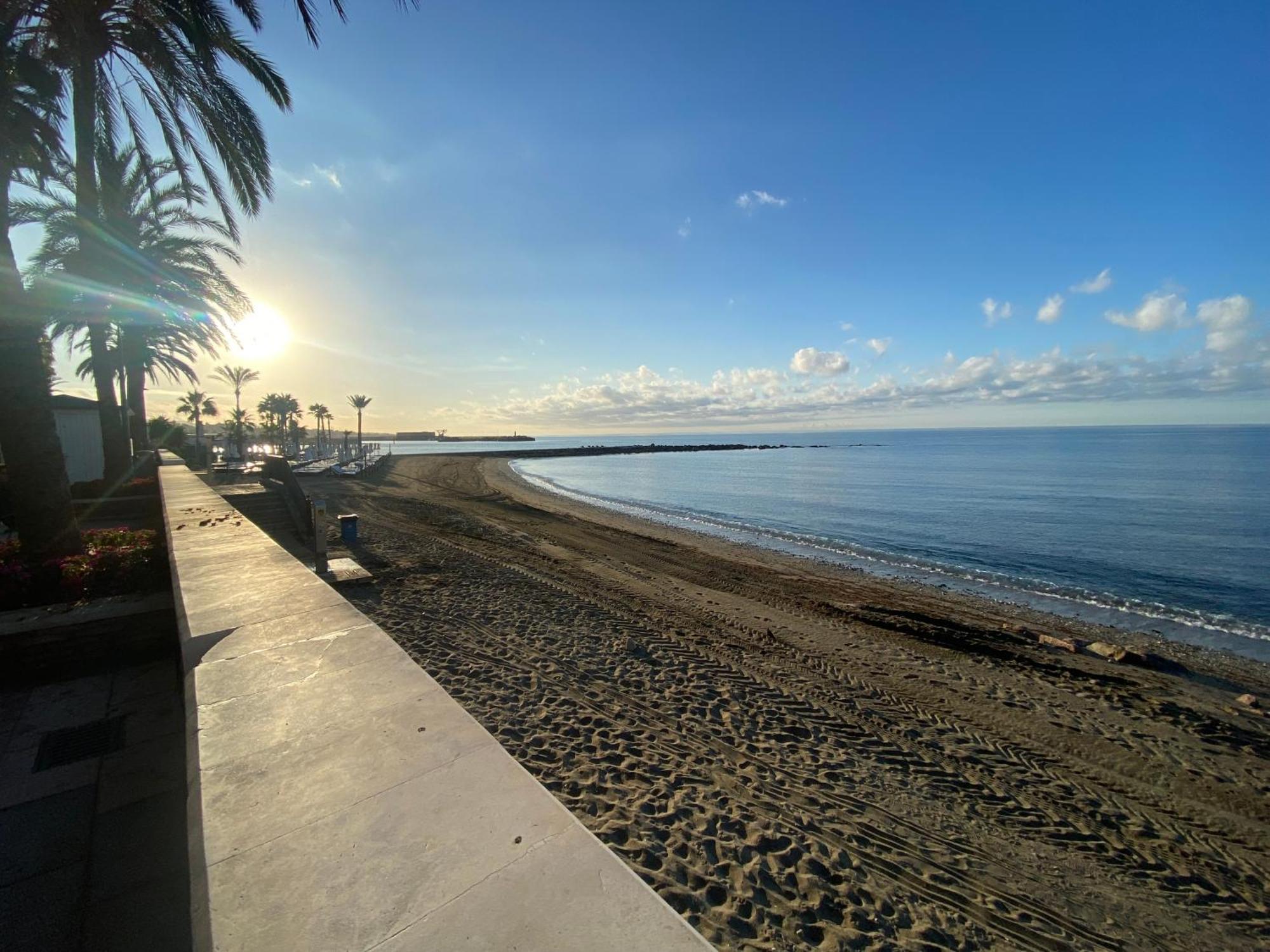 Marbella Beachfront Edificio Mayoral Primera Linea De Playa Y Centro Ciudad Con Barco Opcional Екстериор снимка
