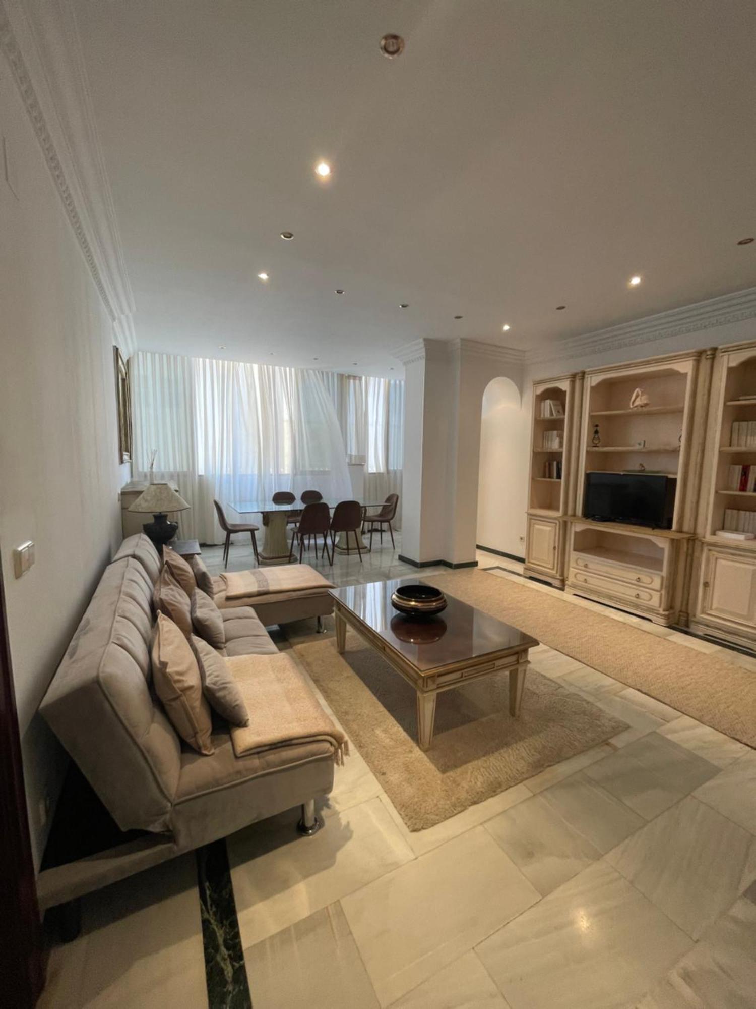 Marbella Beachfront Edificio Mayoral Primera Linea De Playa Y Centro Ciudad Con Barco Opcional Екстериор снимка